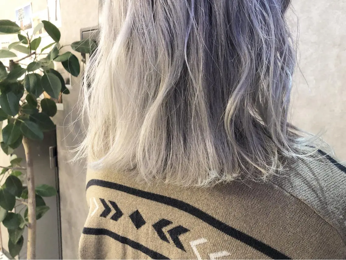 ミディアム カラー 顔周りレイヤーカット ブリーチminamiのヘアスタイル