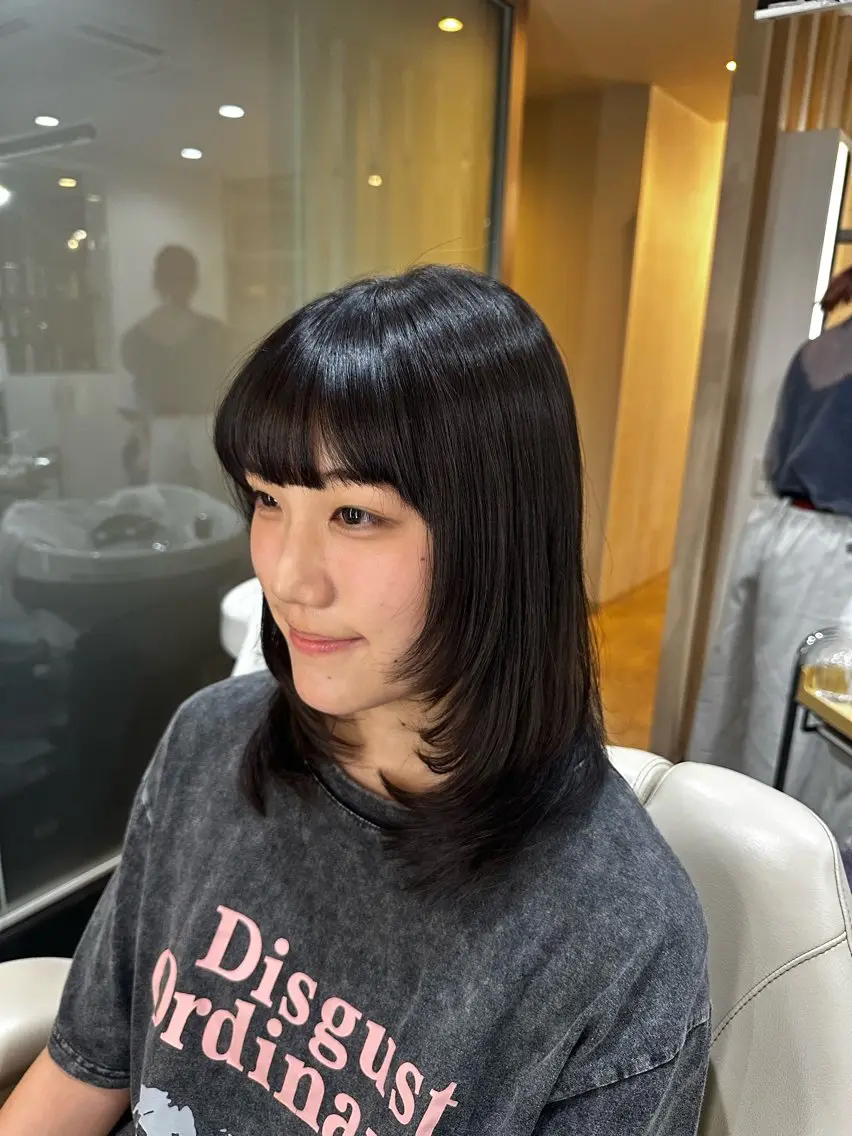 ミディアム レイヤーカット カット カットモデル 佐藤 亜由美のヘアスタイル