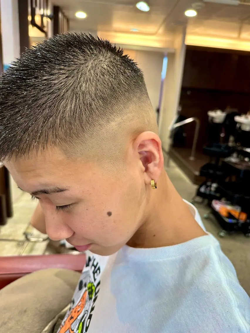 ショート メンズ アダチ コウスケのヘアスタイル