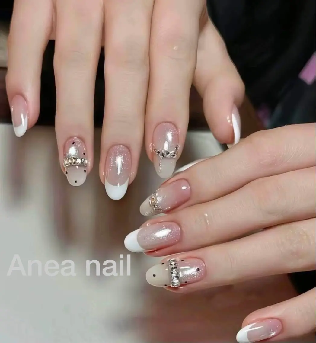 ネイル フレンチネイル キラキラネイル マグネットネイル オフィスネイル ブライダルネイル Anea Nailのネイルデザイン