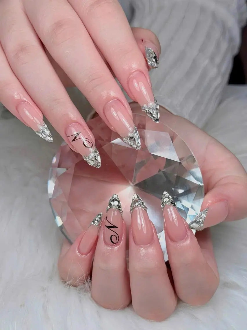 ネイル アートネイル ボルドー フレンチネイル ジェルネイル 氷ネイル・うるうるネイル ハンドネイル Julie Nail Rinのネイルデザイン