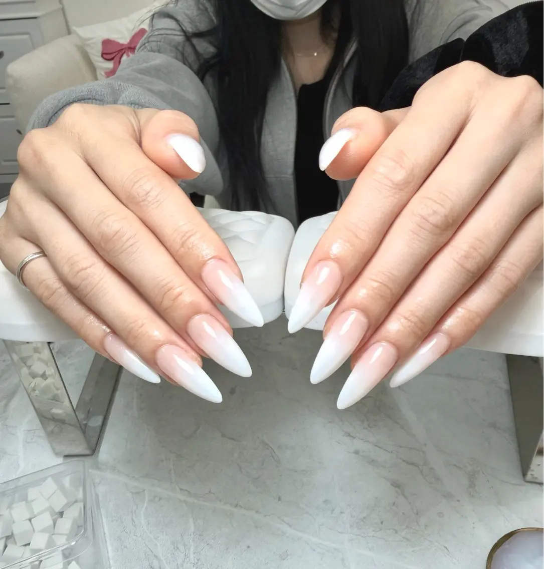 ネイル フレンチネイル キラキラネイル 韓国ネイル シンプルネイル ワンホンネイル ハンドネイル MEI Nailのネイルデザイン