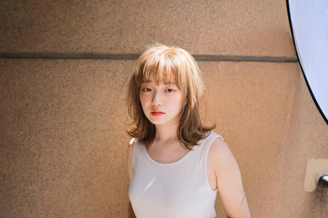 ミディアム カラー ベージュカラー デザインカラー グラデーションカラー イルミナカラー オリーブベージュ N° +aero 横浜のヘアスタイル