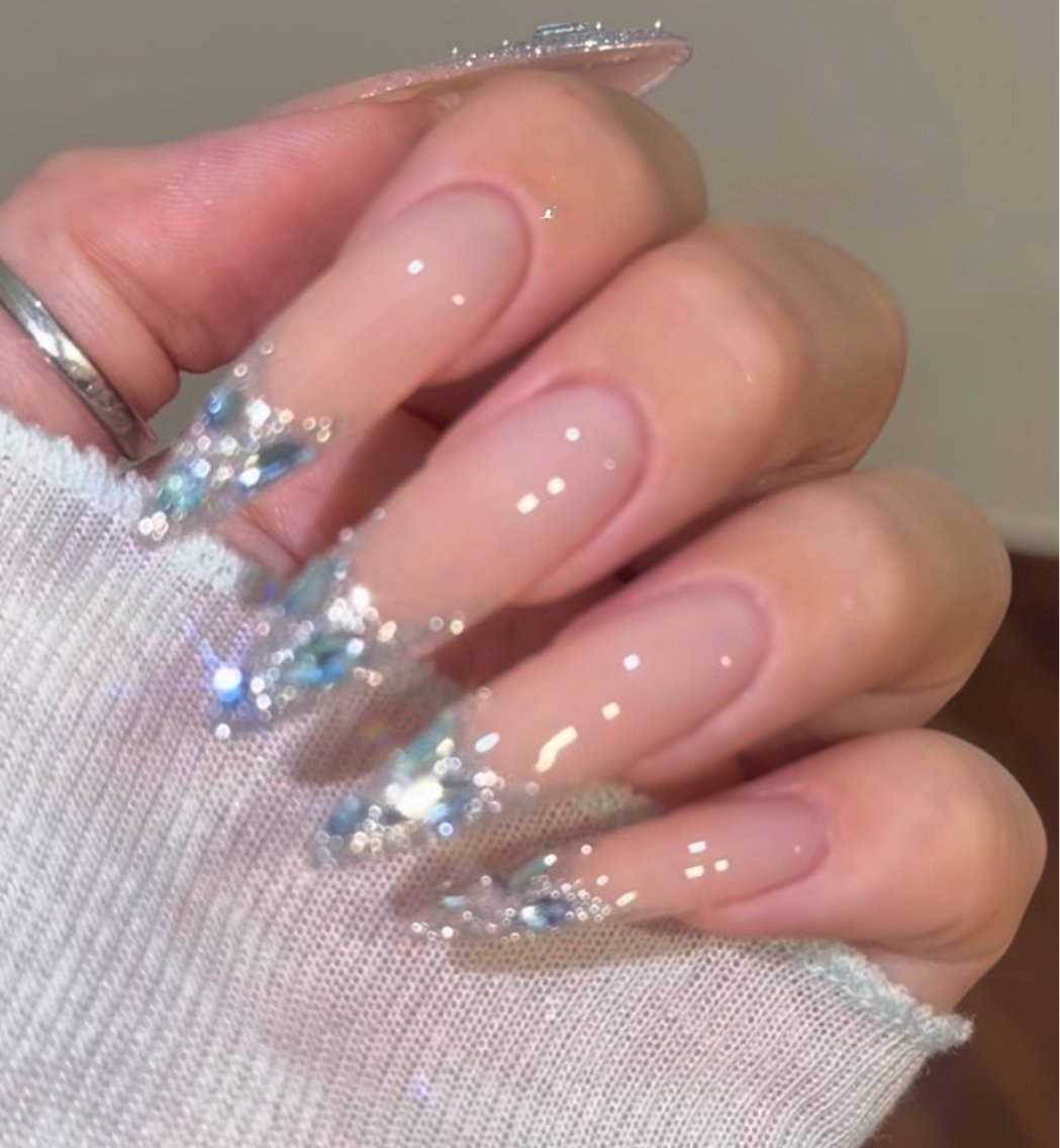 ネイル オーロラネイル フラッシュネイル フレンチネイル ガーリー グラデーション ハンドネイル Floria nail salonのネイルデザイン