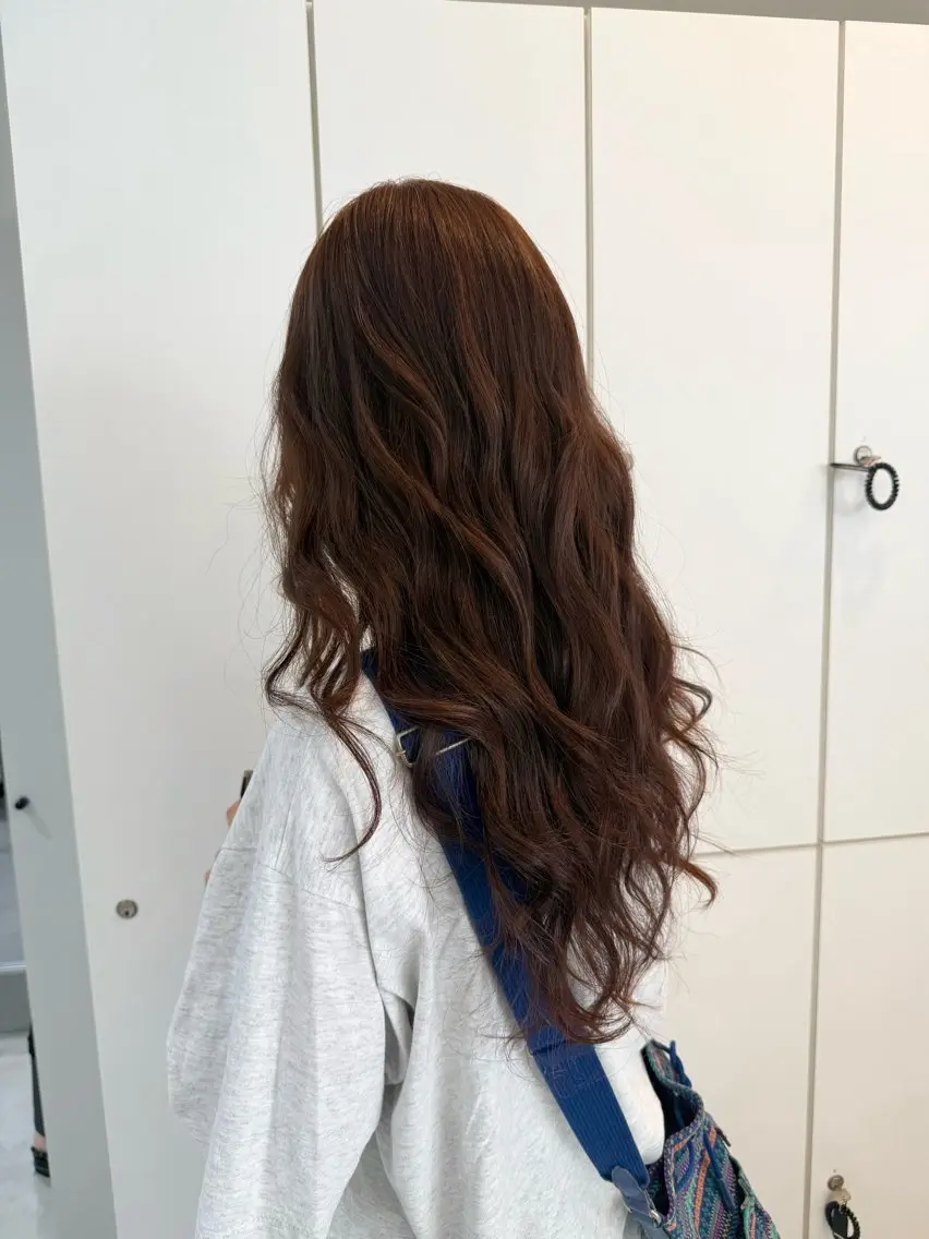 ロング カラー カット ヘアカラー neneka レイヤー／パーマのヘアスタイル