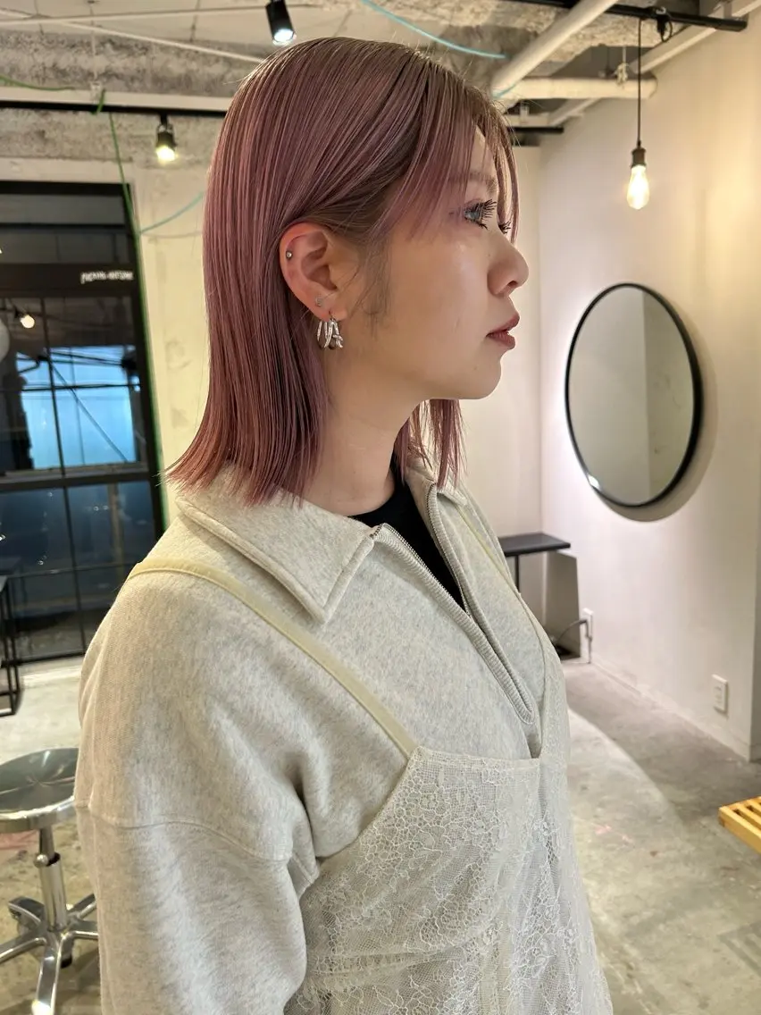 ミディアム カラー 切りっぱなしボブ ブリーチ ケアブリーチ ピンクカラー ボブ カット ヘアカラー トリートメント 村上雅人 ナチュラルモードのヘアスタイル