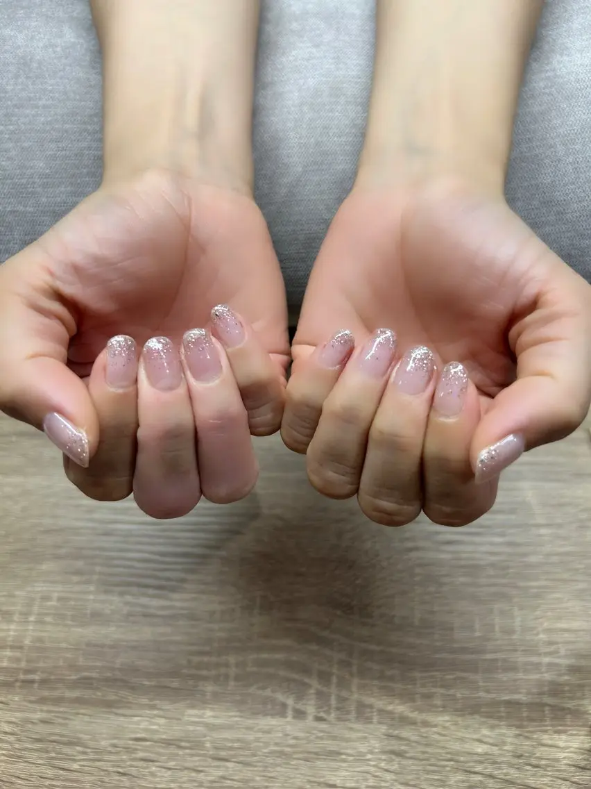 ハンドジェルネイル💅［ワンカラー/グラデ/ラメグラ］オフなしの写真