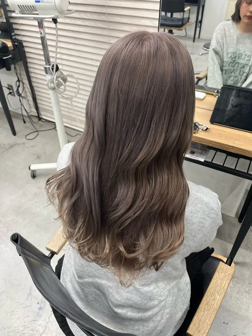 ロング カラー ヘアアレンジ グレージュ 🫧透明感カラー/ ナルハ🫧のヘアスタイル
