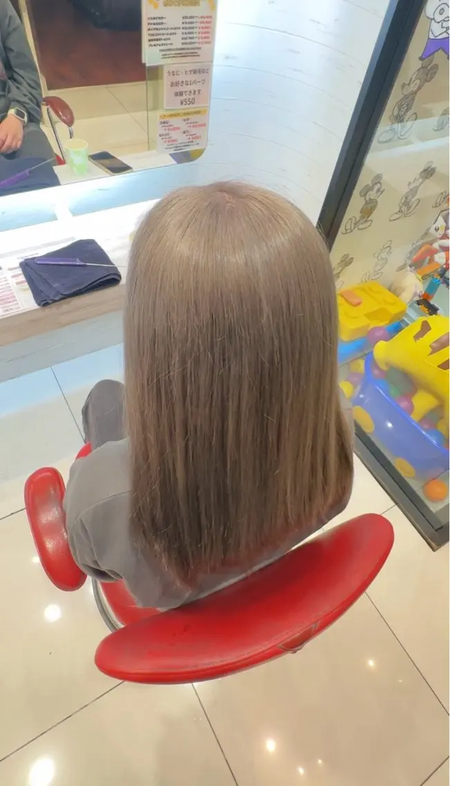 カラー 菊田 理瑚のヘアスタイル