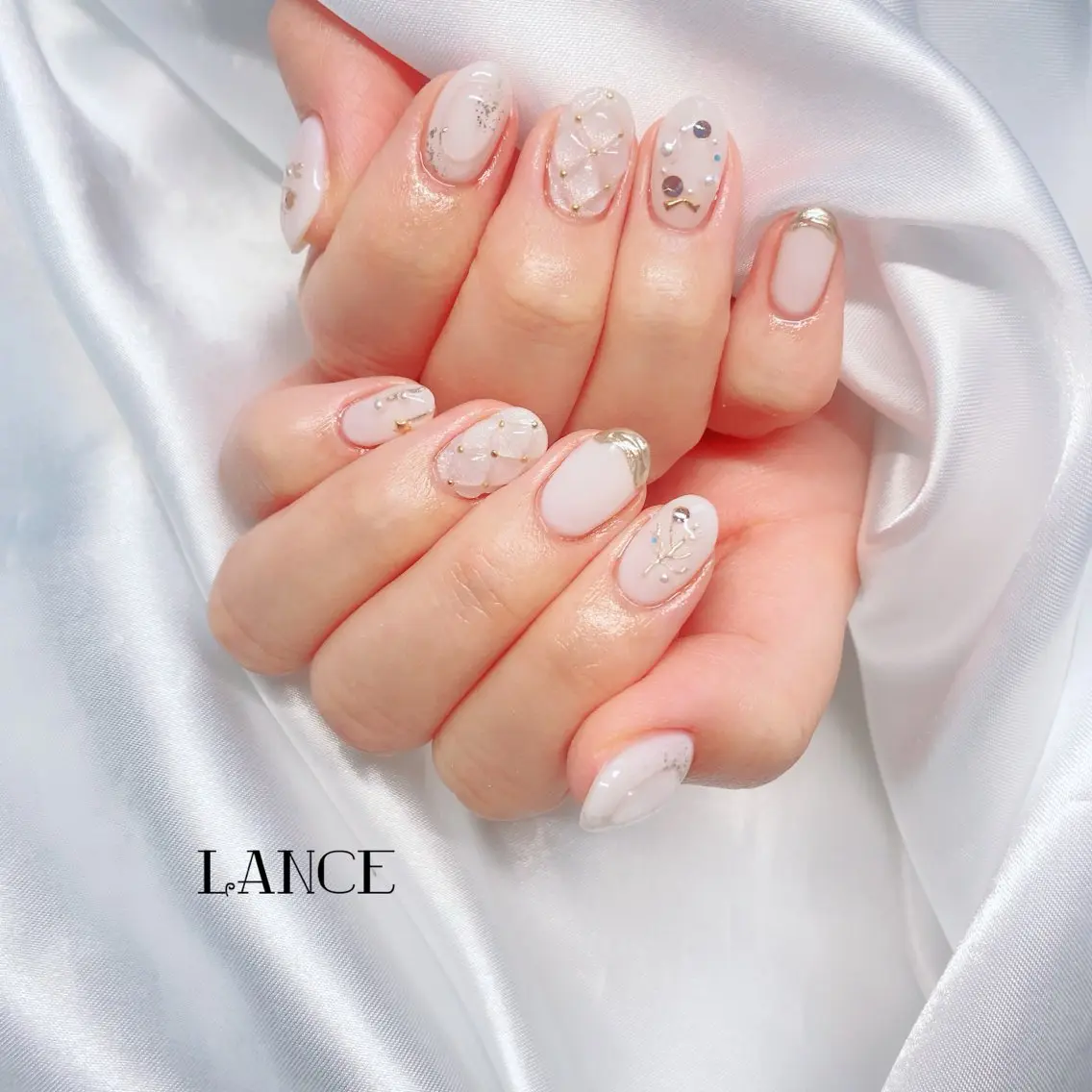 ネイル オーロラネイル フットネイル フレンチネイル グラデーション キラキラネイル ハンドネイル Lance nailのネイルデザイン