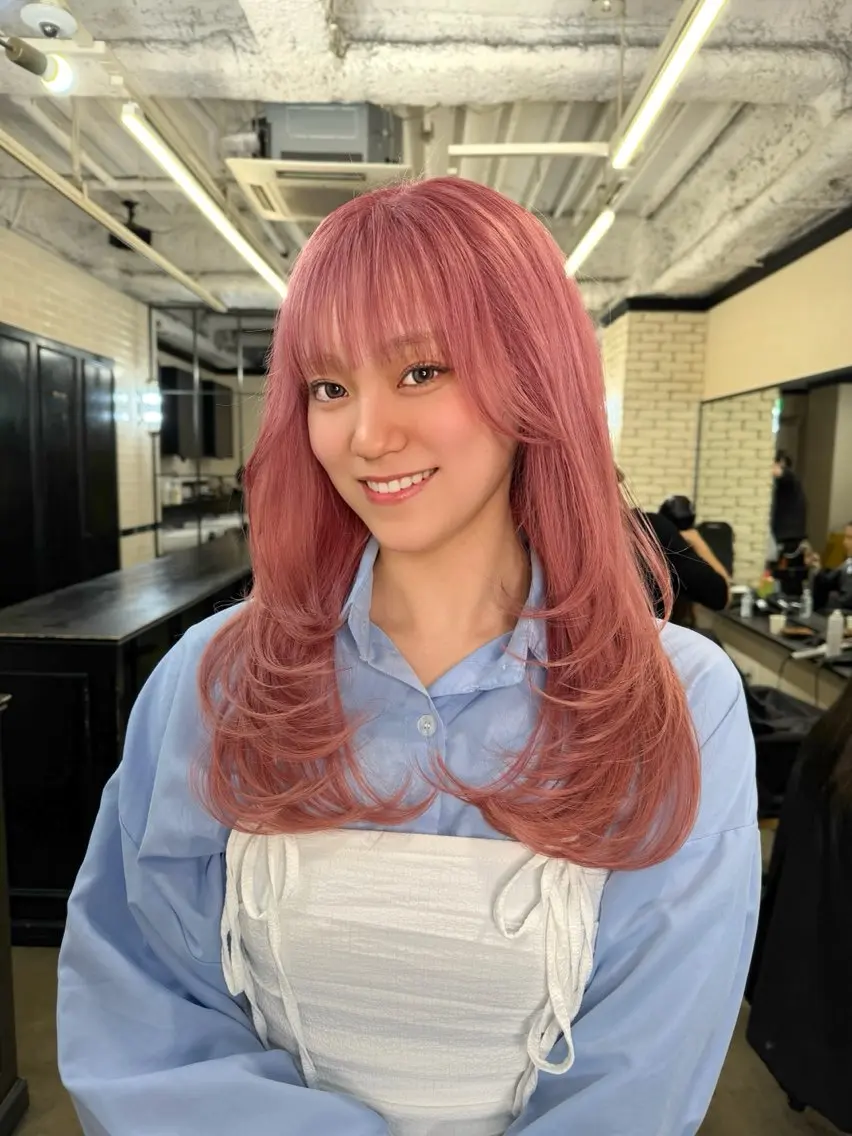 セミロング カラー ブリーチ ピンクカラー レイヤーカット カット ヘアカラー トリートメント 🇺🇸海外レイヤー /カラーGOのヘアスタイル