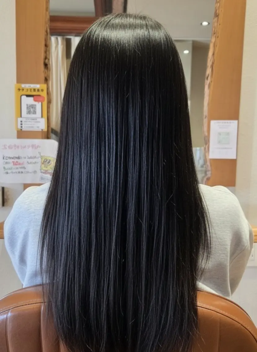 カラー 黒髪 ブルーカラー ブルーブラック ヘアカラー komo. TAKAHIRO のヘアスタイル