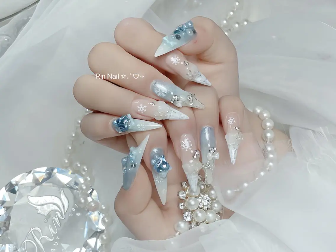 ネイル べっ甲ネイル チークネイル フラッシュネイル フラワーネイル フットネイル ハンドネイル Rin Nail Shinokuboのネイルデザイン