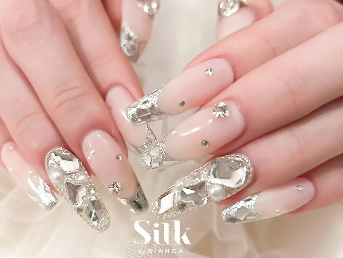 ネイル 持ち込み ハンドネイル 𝐒𝐢𝐥𝐤 🎀𝐚𝐧𝐧𝐚のネイルデザイン