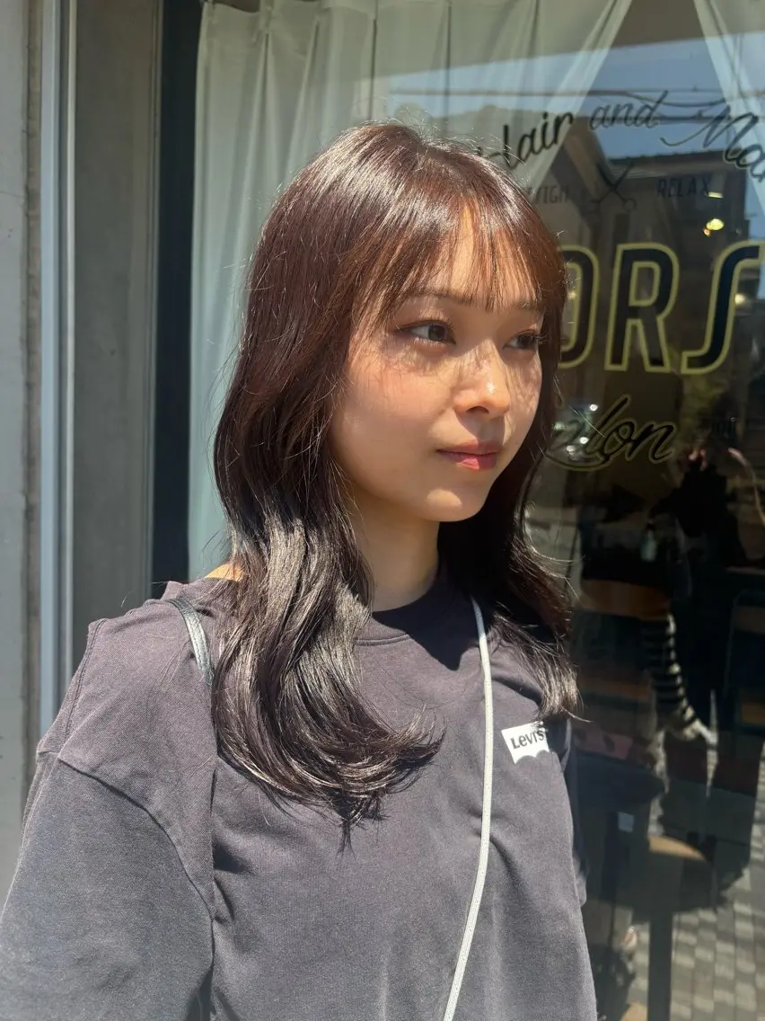 セミロング 宇留間 涼香のヘアスタイル