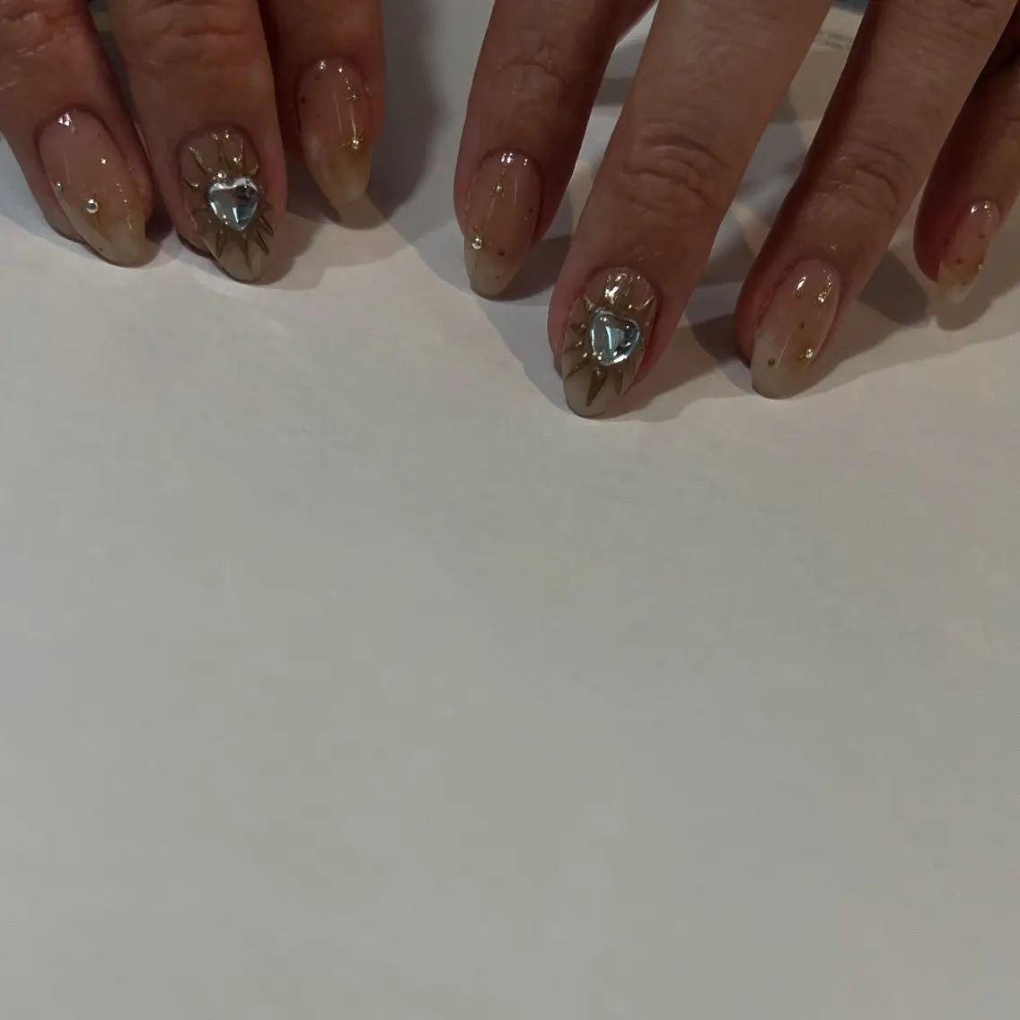 ネイル ハンドネイル nailsalon ULLのネイルデザイン