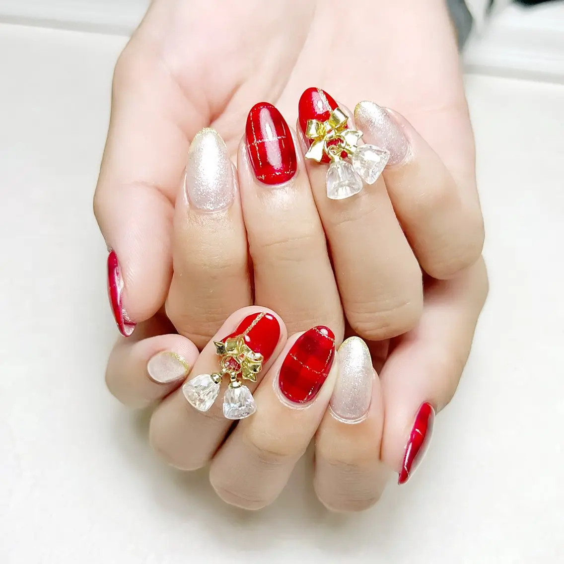 ネイル アートネイル 赤色 冬ネイル クリスマス rouse nail RISATOのネイルデザイン