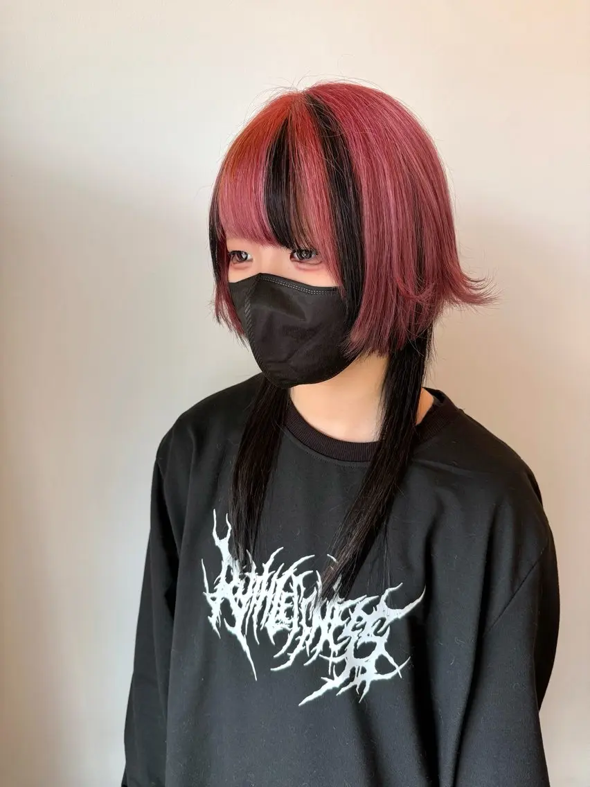 セミロング カラー デザインカラー ウルフカット カット ヘアカラー WATANABE MISAKIのヘアスタイル