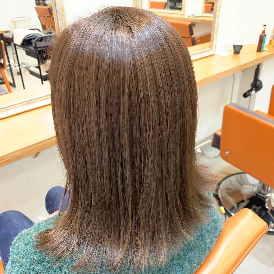 セミロング カラー グレージュ シアーグレージュ navile原宿 yumaのヘアスタイル