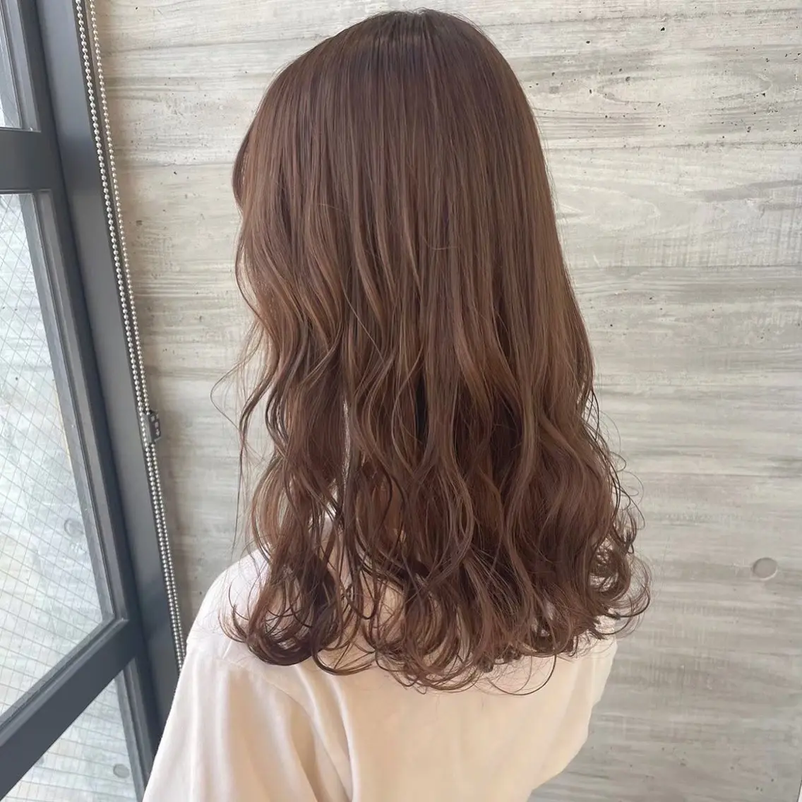 ミディアム カラー グレージュ ミルクティーグレージュ ParveMix￤ 出石 菜々🥂のヘアスタイル