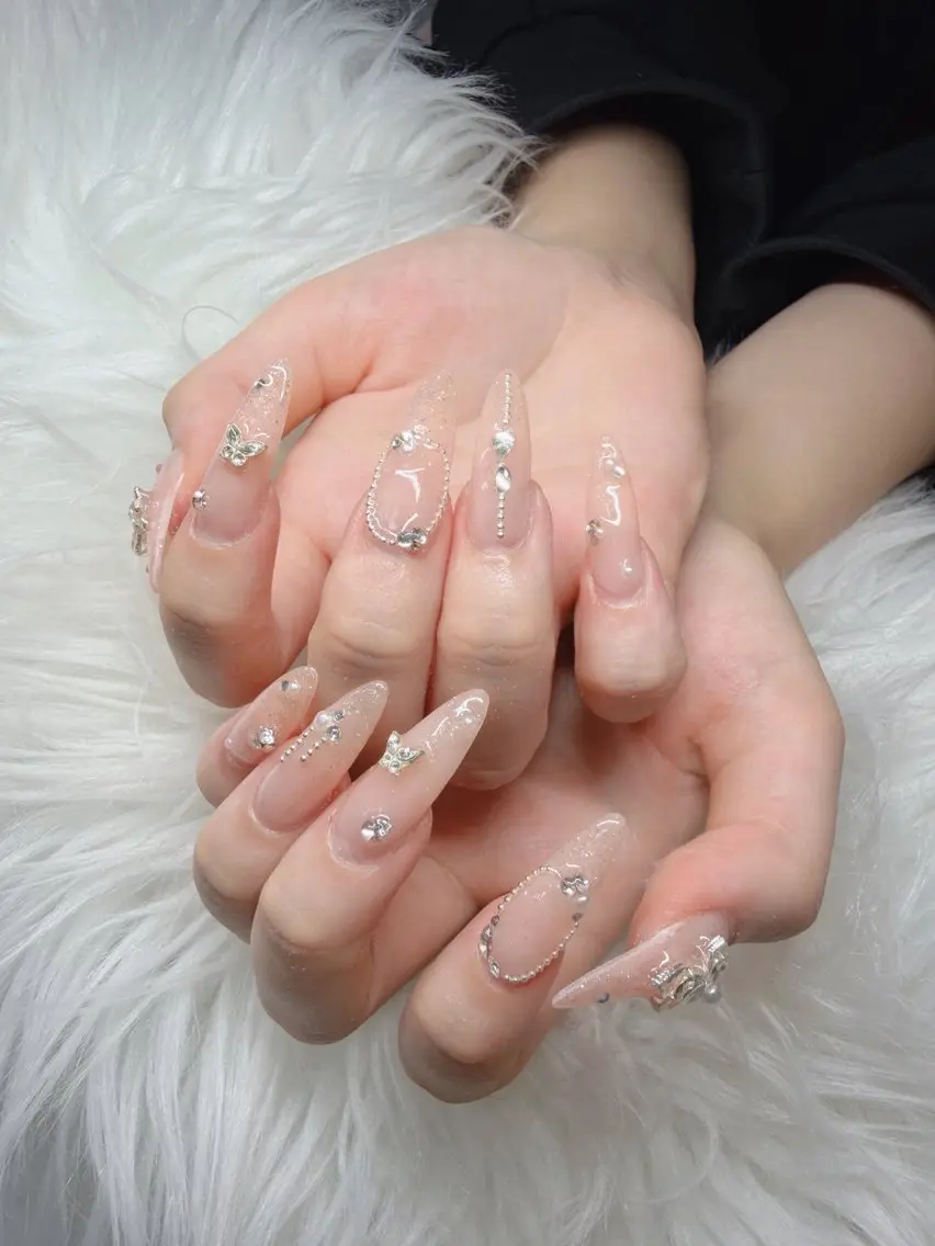 ネイル Lee Nailsのネイルデザイン