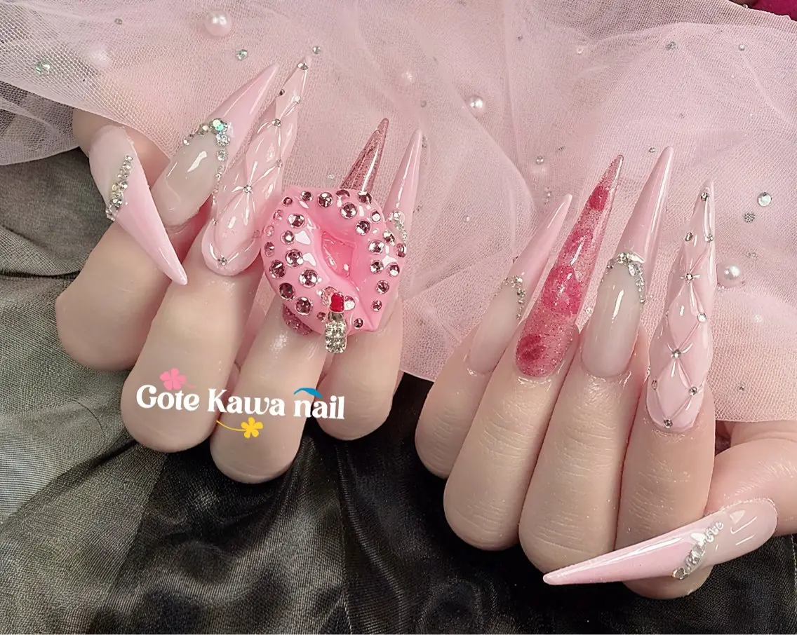 ネイル フレンチネイル ロングネイル ピンク スーパーロングネイル ハンドネイル ハンドケア Gote Kawa nail salonのネイルデザイン