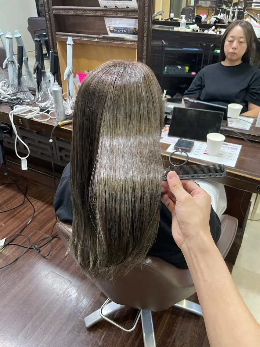 ロング カラー 石井 隆介のヘアスタイル
