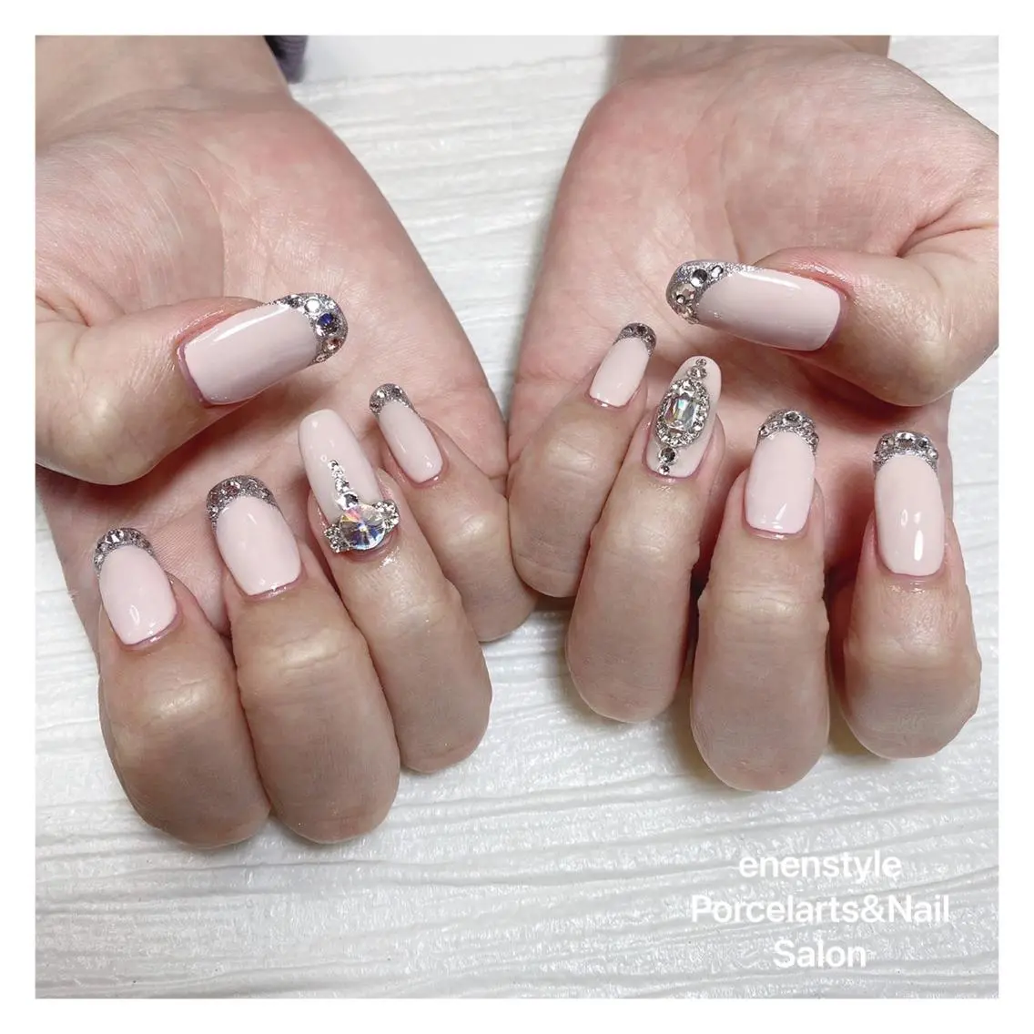 ミディアム ネイル ハンドネイル 🐾enen style 🐾のネイルデザイン