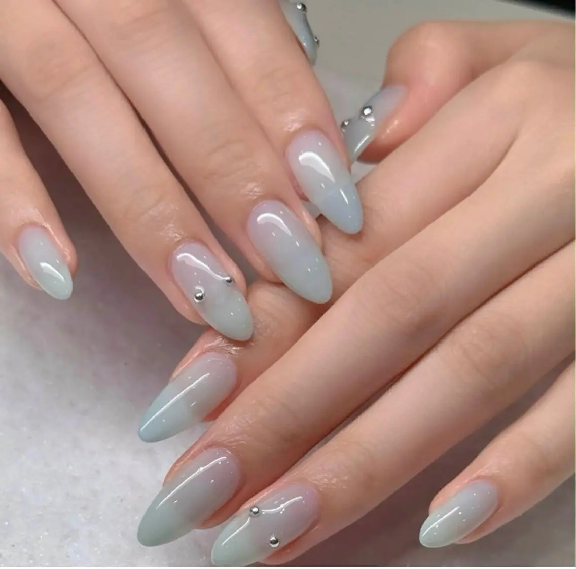 ネイル オーロラネイル ブルー チークネイル フットネイル フレンチネイル ハンドネイル GIN NAILのネイルデザイン