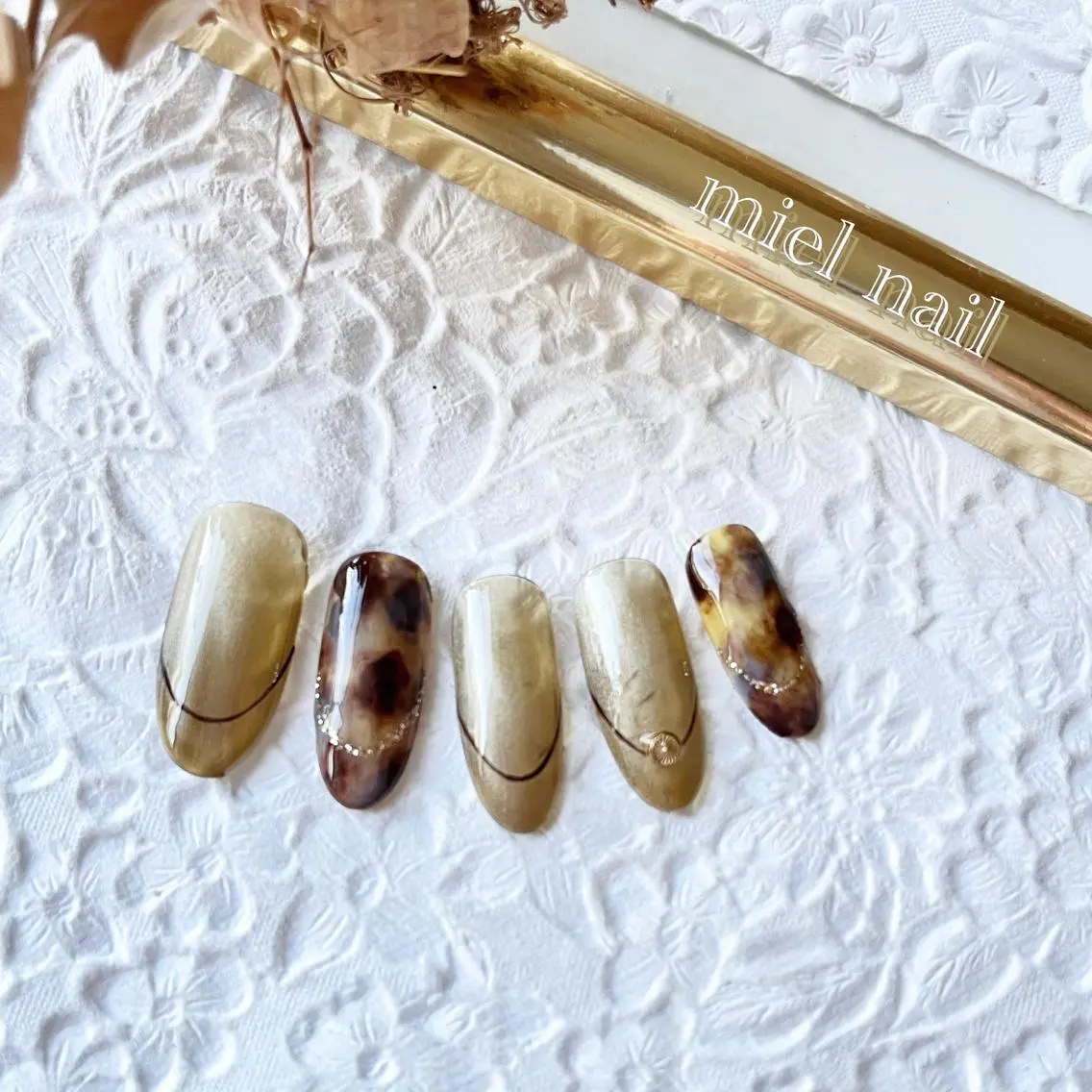 ネイル べっ甲ネイル フレンチネイル マグネットネイル ハンドネイル miel nailのネイルデザイン