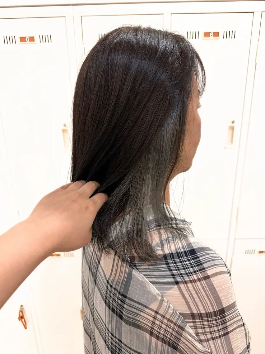 セミロング 顔周りカット ヘアカラー トリートメント インナーカラー 💎しまだゆうかのヘアスタイル