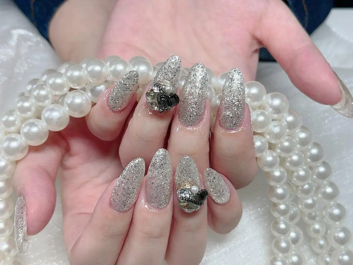 ネイル 長さ出し フレンチネイル キラキラネイル マグネットネイル ニュアンスネイル Lucky nail salonのネイルデザイン