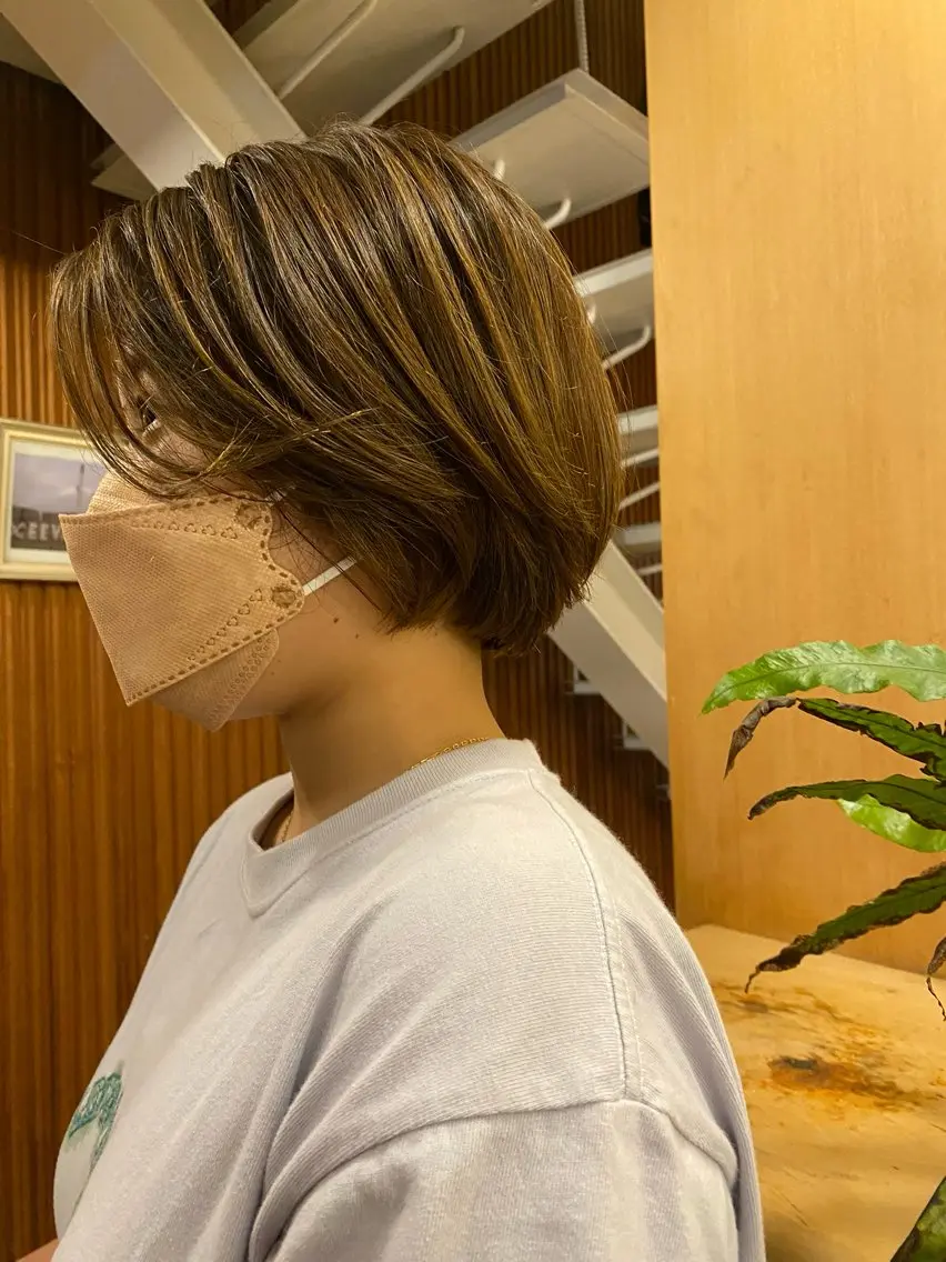 ショート カット 🌻おおとみはな/ レイヤー/Wカラ🌻のヘアスタイル