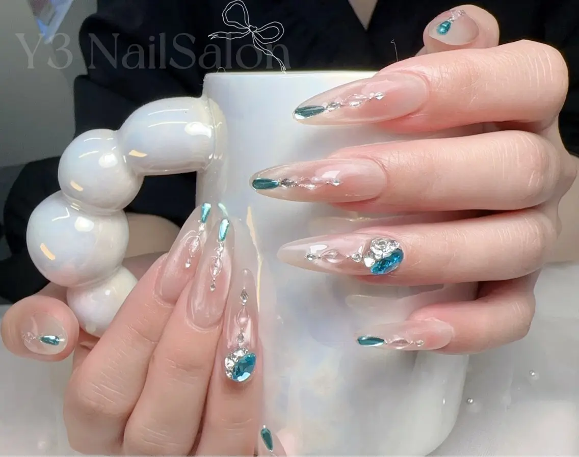 ネイル アートネイル チークネイル クリアネイル 長さ出し 氷ネイル・うるうるネイル ハンドネイル Y3 NailSalonのネイルデザイン