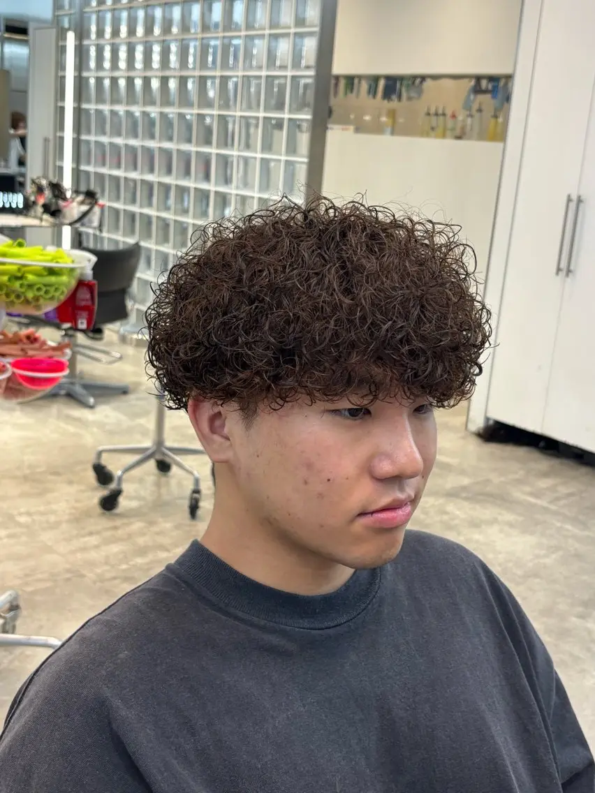 ショート パーマ メンズ メンズパーマ プードルパーマ プードルパーマ 【fifth】上條 巧真のヘアスタイル