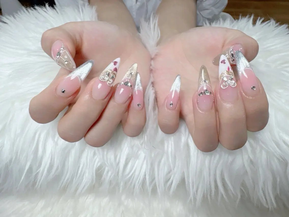 ネイル フットネイル フレンチネイル 韓国ネイル マグネットネイル ニュアンスネイル ハンドネイル ハンドケア Hara Nail 【持ち込みOK】のネイルデザイン