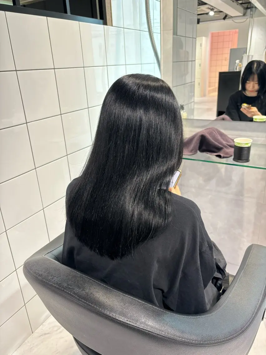 セミロング カラー 表参道♡暗髪♡ 艶カラー♡アユミのヘアスタイル