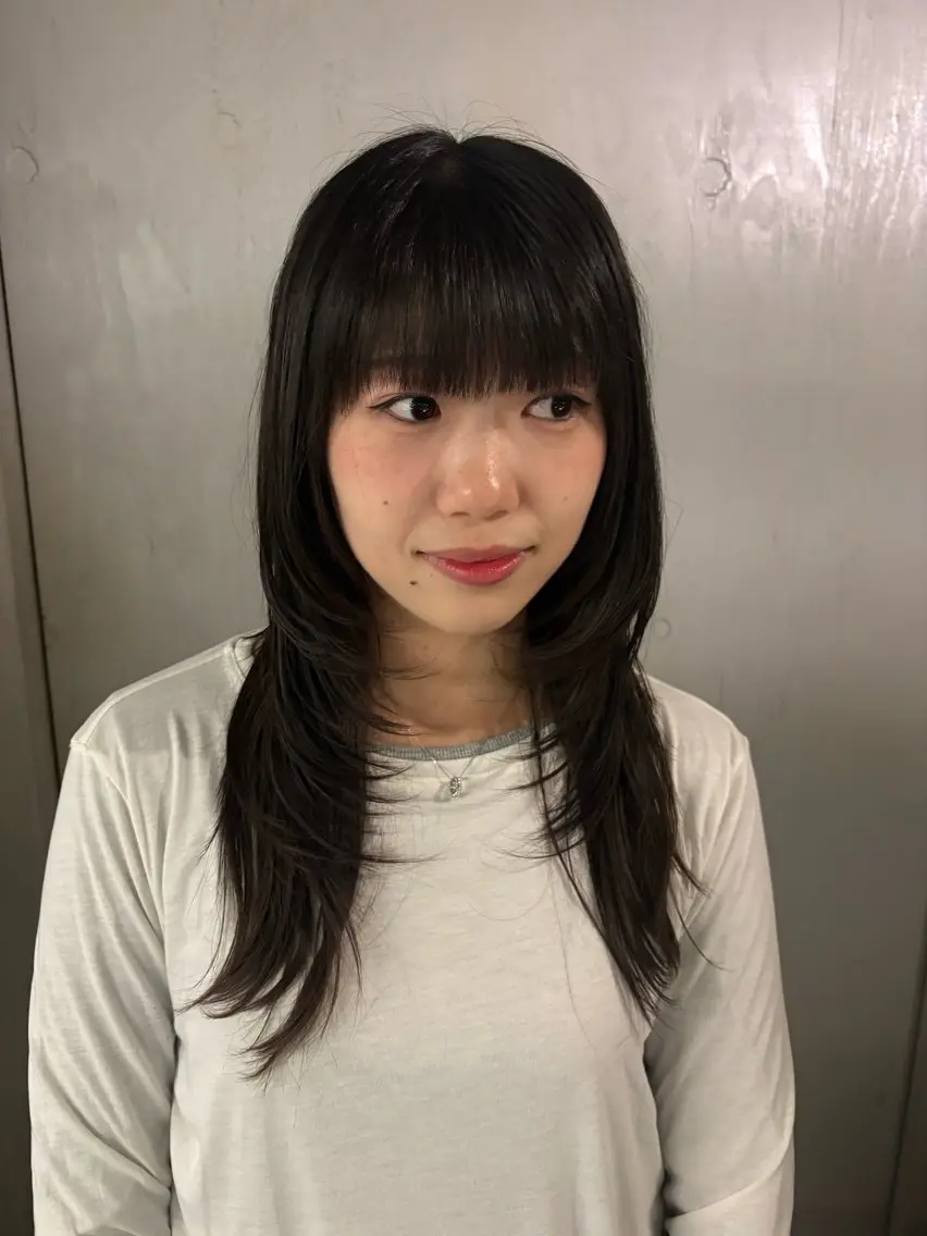 ロング yu 🍓/レイヤー /透明感カラーのヘアスタイル