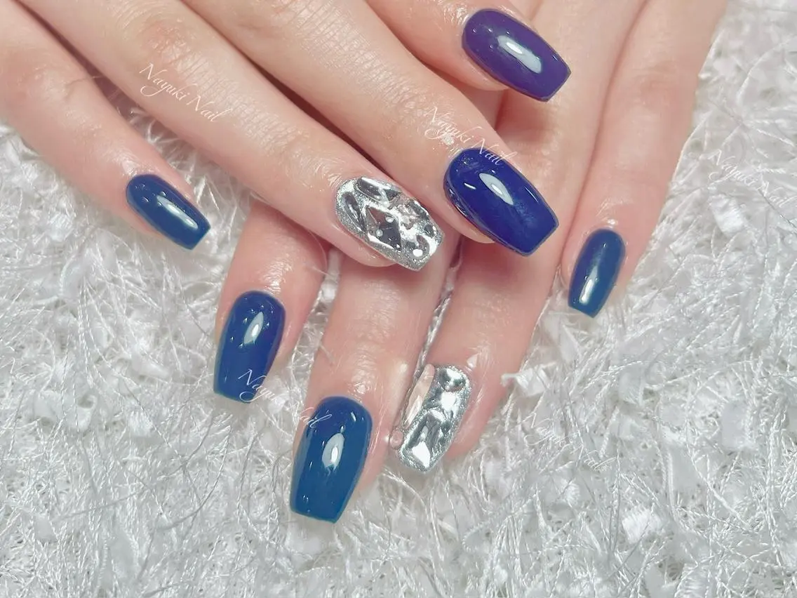 ネイル 🦋 Queenieのネイルデザイン