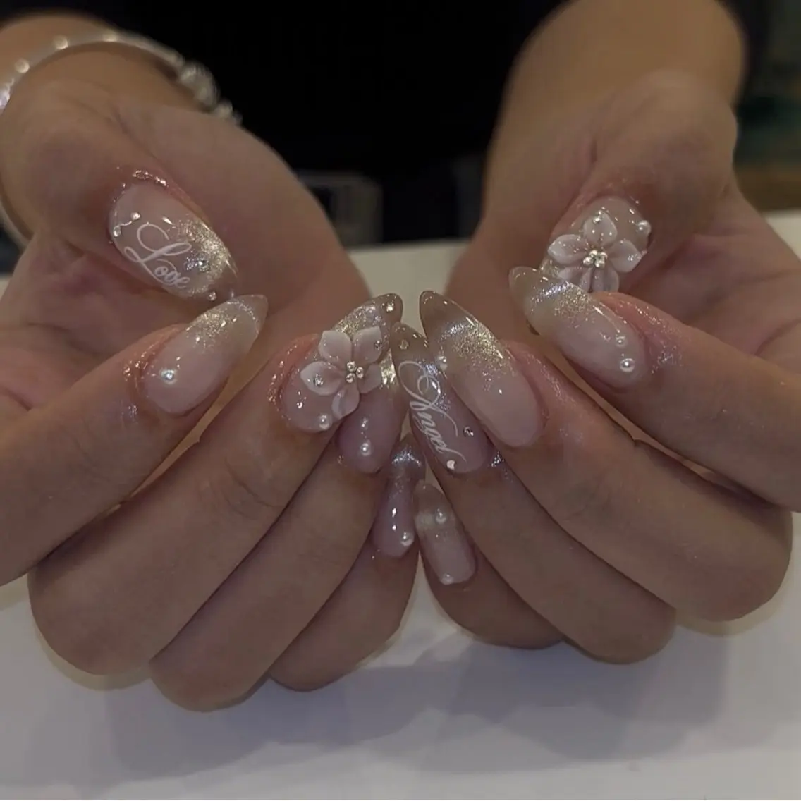 ネイル チークネイル ドット フットネイル フレンチネイル グラデーション ハンドネイル ハンドケア Nihonthy Nail 新宿のネイルデザイン