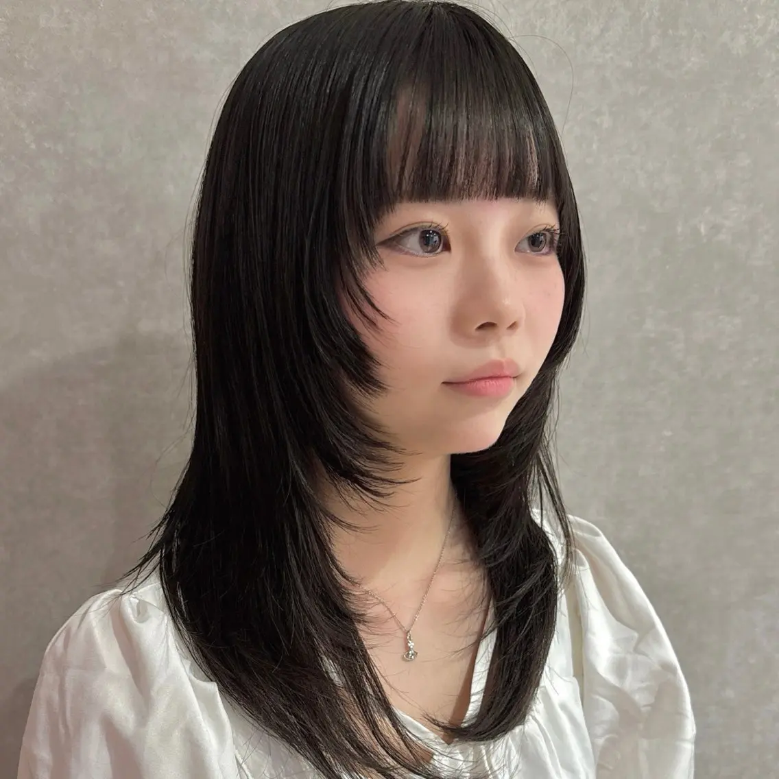セミロング カット 透明感/オリーブ /わがつまこうすけのヘアスタイル