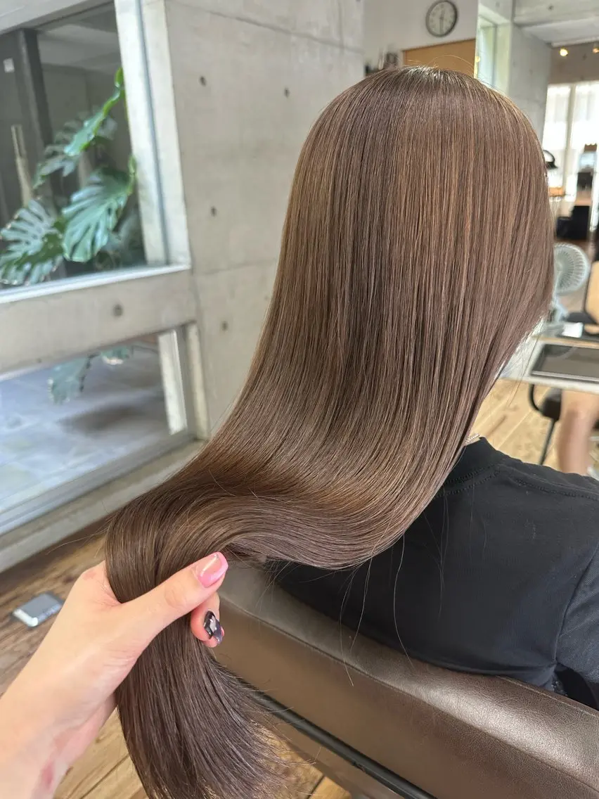 ロング カラー ヘアカラー MISAKI のヘアスタイル