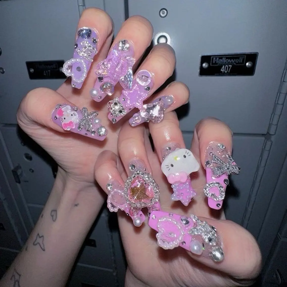 ネイル マグネットネイル ピンク ネイルチップ 冬ネイル Lee Nailsのネイルデザイン