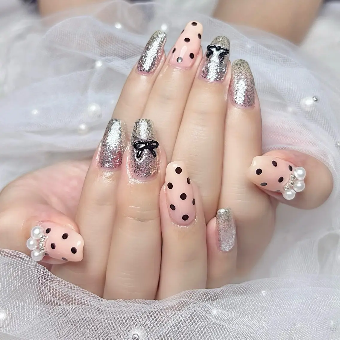 ネイル キラキラネイル ハンドネイル Amour 🎀のネイルデザイン