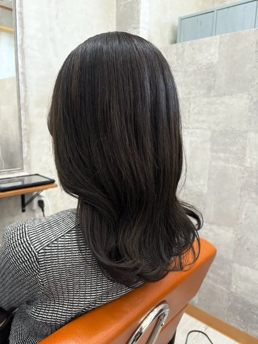 セミロング カラー グレージュ オリーブグレージュ オリーブグレー Misaki ミサキのヘアスタイル