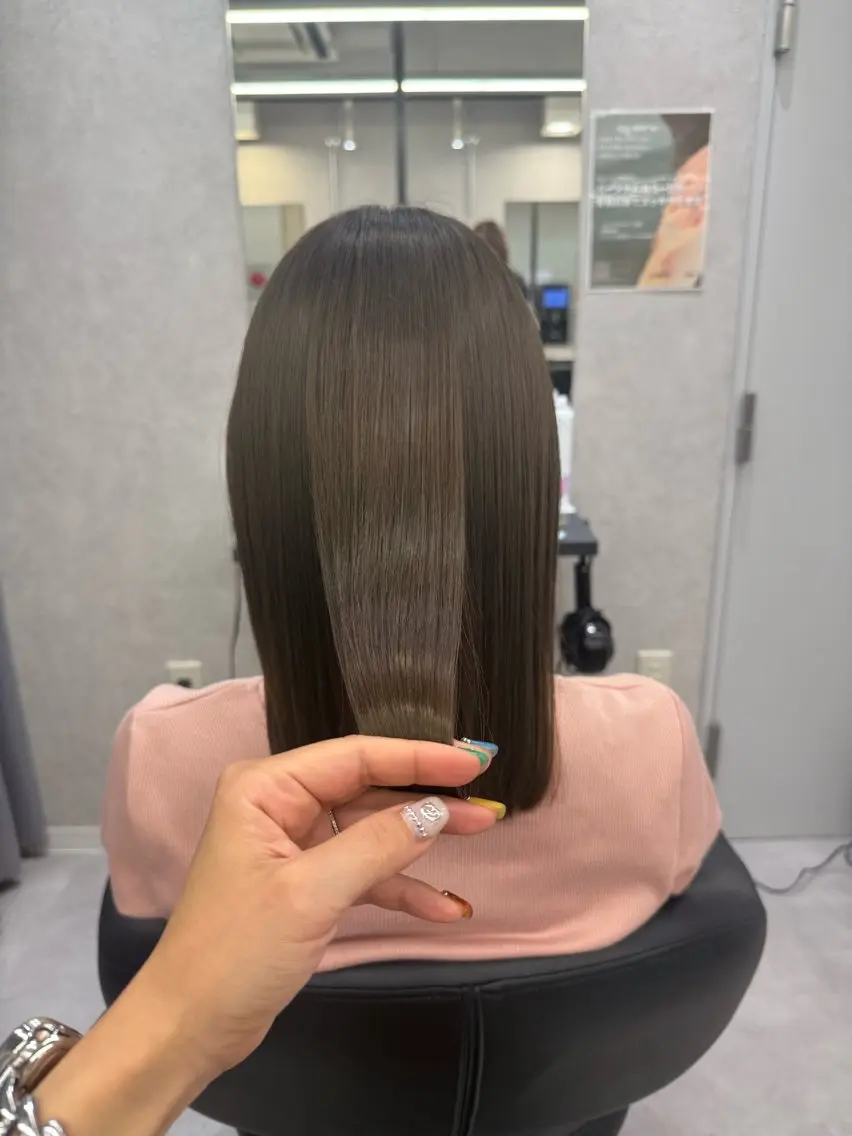 ミディアム カット 縮毛矯正 トリートメント 白髪ぼかし🌈 Ayakoのヘアスタイル