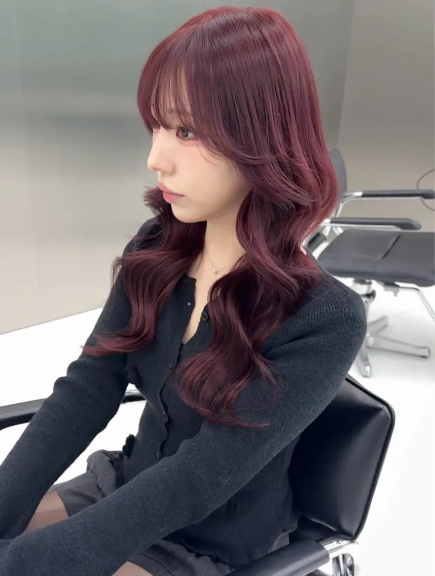 ロング カラー ヘアカラー トリートメント 𝑨𝑲𝑶 🍒/ 暖色カラーのヘアスタイル