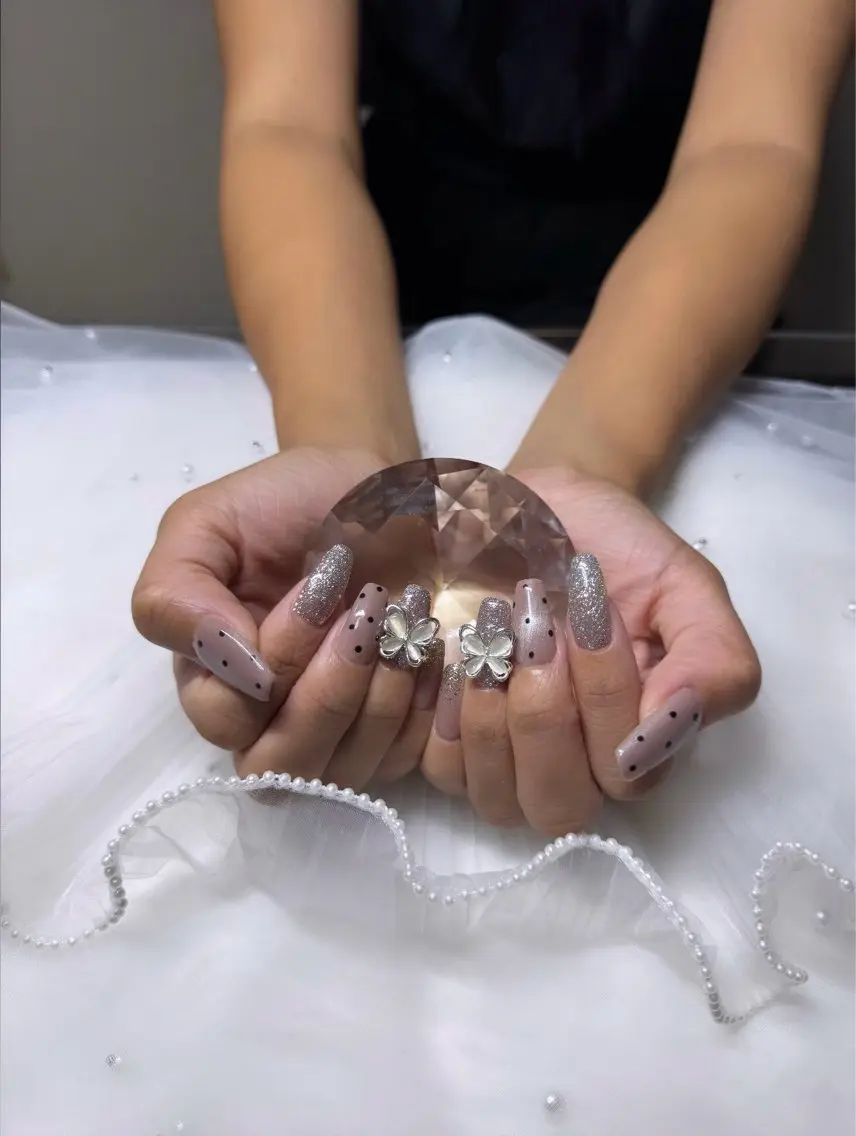 ロング ハンドネイル pipi nailのネイルデザイン