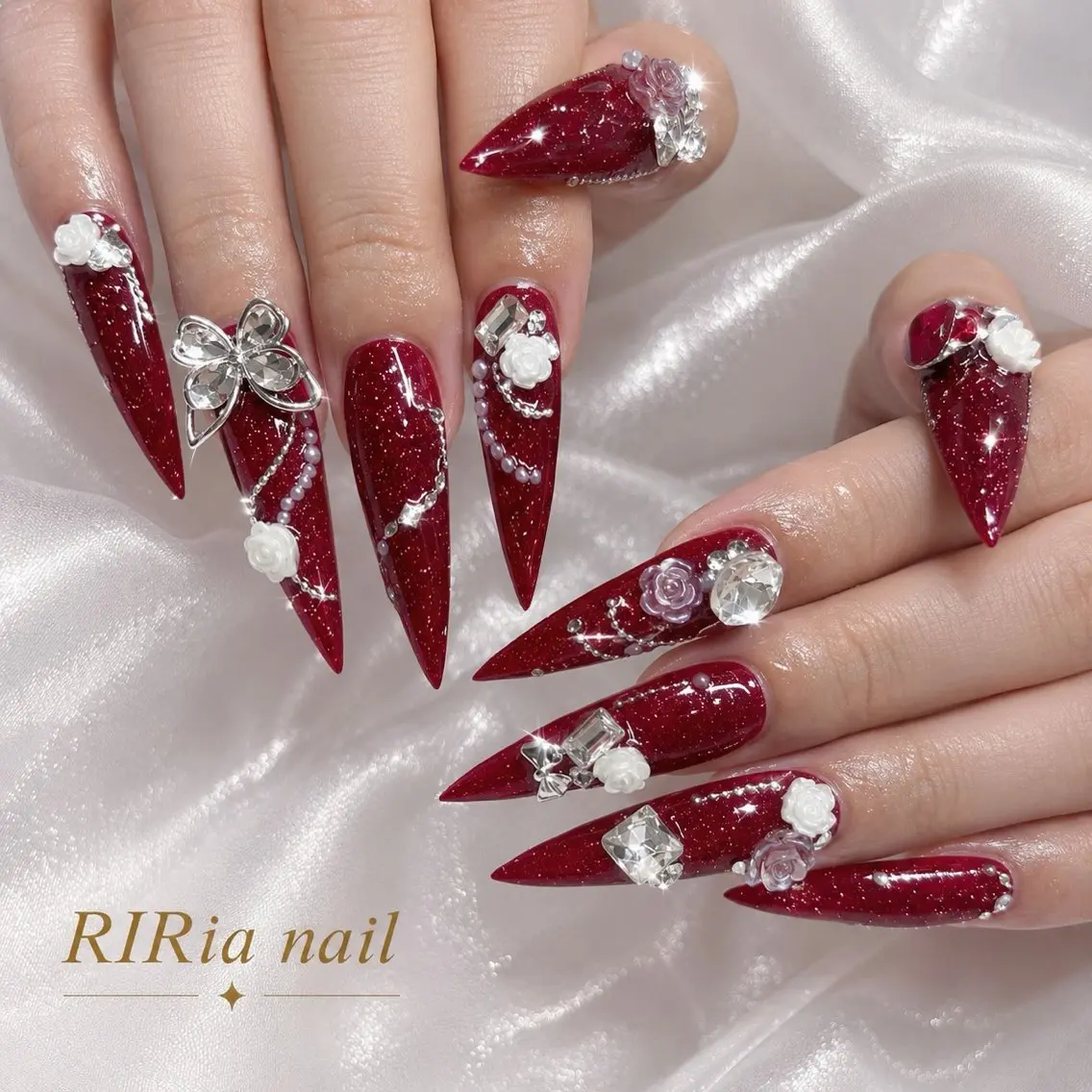 ネイル ボルドー ラメ(グリッター) ロングネイル 赤色 ハンドネイル 🎀RIRia nail🎀のネイルデザイン