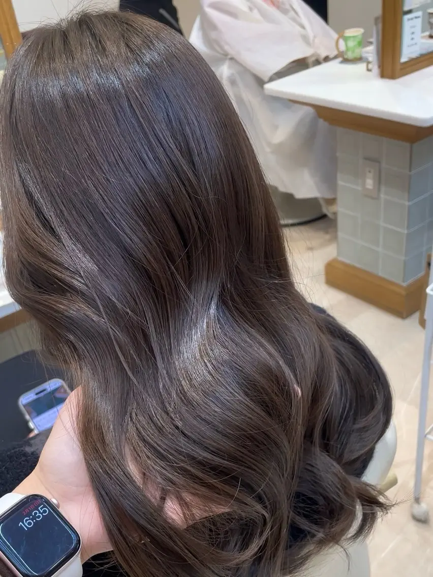 ロング カット ヘアカラー トリートメント 髪質改善ケア/透明感 カラー伊藤 千尋のヘアスタイル